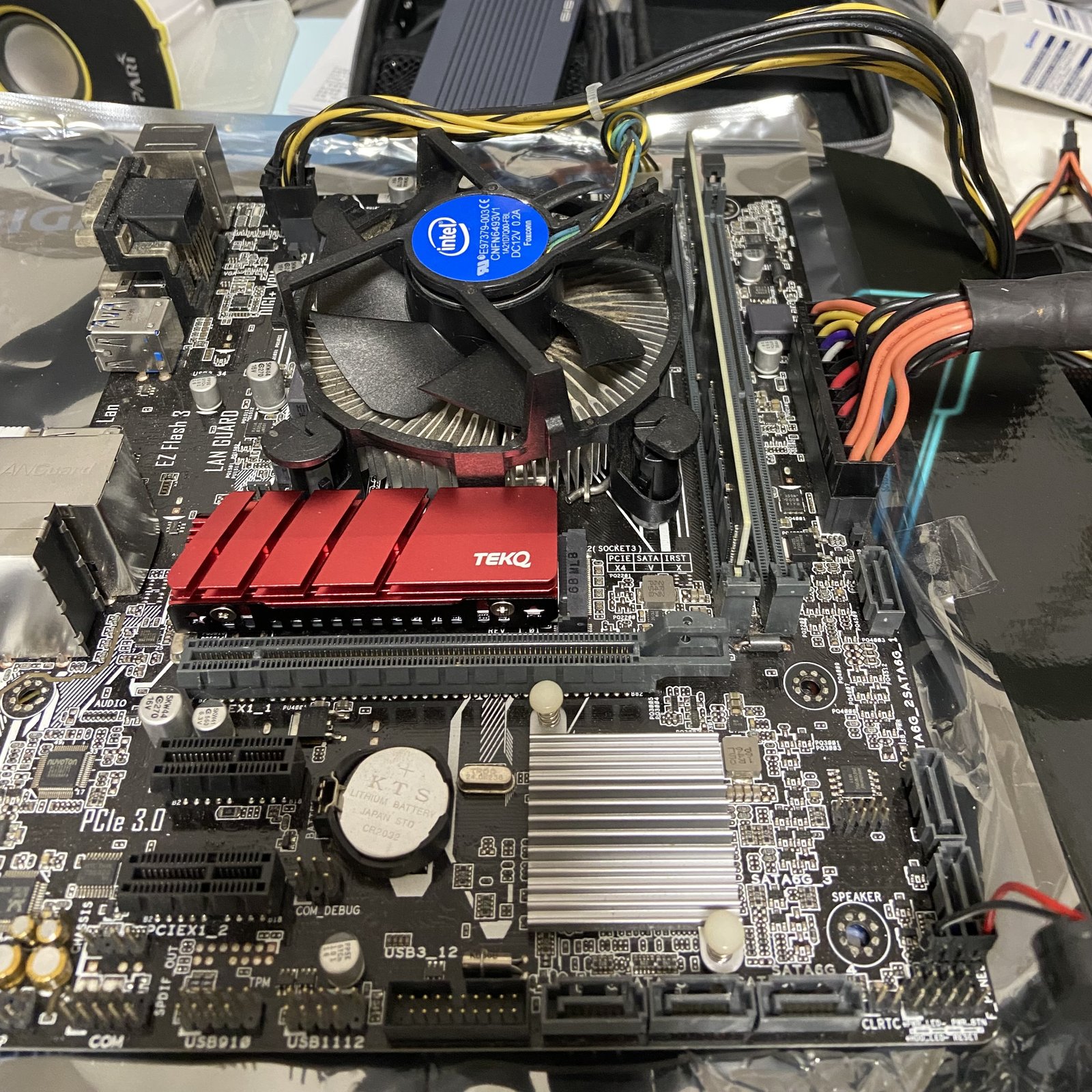 賣不掉的 B250M-K,最後成了 NAS 的主角